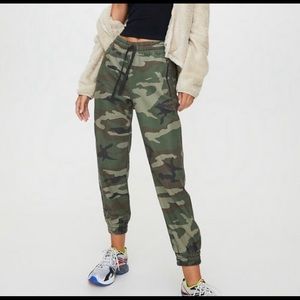 Aritzia TNA joggers - camo , size large